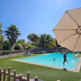 CITY NATURE Lescar Pau, hotell i Lescar