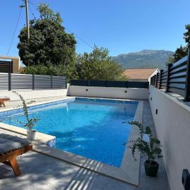 Apartman Ivan with pool