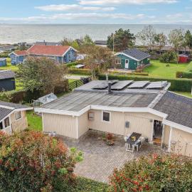 2 Bedroom Awesome Home In Kalundborg，卡倫堡的飯店