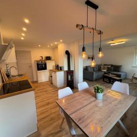 NEU! Ferienhaus am Sonnenlandpark - Haus Anja, hotel em Lichtenau