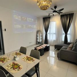 cozy space cinema suite at Trio By Setia, hotel v destinácii Klang