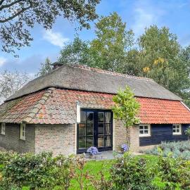 Gorgeous Home In Hellendoorn With Sauna: Hellendoorn şehrinde bir otel