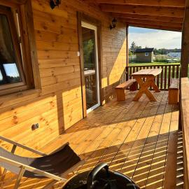 Domek 4-6osobowy, hotel u gradu Wroceń