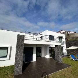Charming house with garden in Angra do Heroísmo
