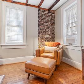 King Bed 2 Baths Near River Shopping Walk Savannah-5