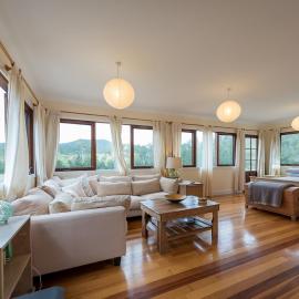 Avalon River Retreat - 400 acre riverside oasis, Hotel in Ellenborough
