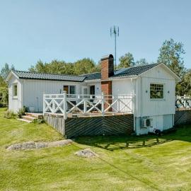 Stonecutter's Cottage In Scenic Lysekil