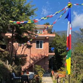 Les Terrasses Himalayan Resort、Charikotのホテル