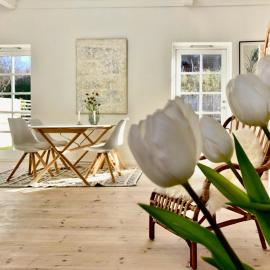 Historic Farm Atmosphere In Tisvildeleje, hotel u gradu 'Tisvilde'