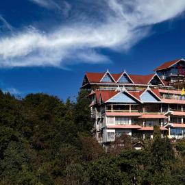 Mount Queens Hill Resort & Spa, hotelli kohteessa Mirik