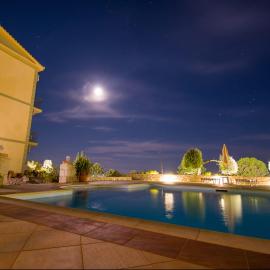 Eagle's Nest, hotel i Lourdata