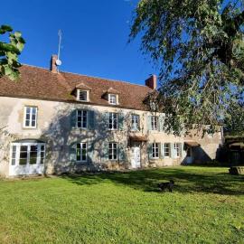 Le Moulin de mon Père, 20 pers, Piscine, campagne.، فندق في Dompierre-sur-Nièvre