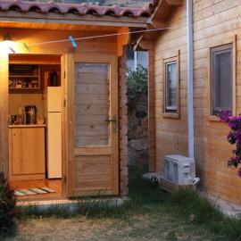 Petrakis Aris Beach Apartments Log Cabin No1