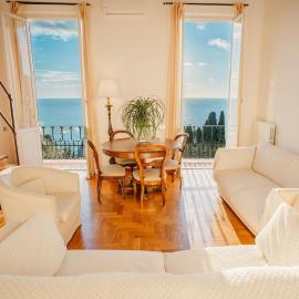 Elegance on the Sea - with wifi 200 meters from the sea