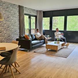 Recreatiedomein Warredal - The Lodge, khách sạn ở Neeroeteren