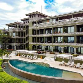 360 Splendor 208A- Ocean View Condo, Breakfast