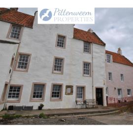 Seaspray- harbourfront home in idyllic location, khách sạn ở Pittenweem