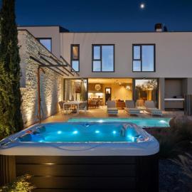 Holiday Home Tia 2 by Interhome โรงแรมในNova Vas