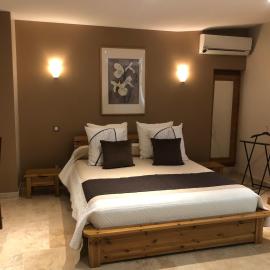 Chambres d'Hôtes La Chrysalide, hotel a Loriol-du-Comtat
