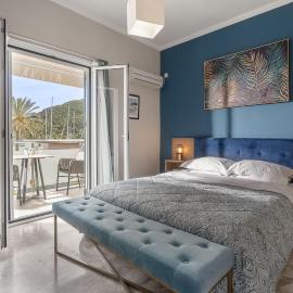 Captain's Seafront Apartments, hotel v destinaci Nydri