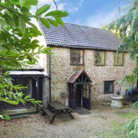 Spectacular Coach House, Sleeps up to 8