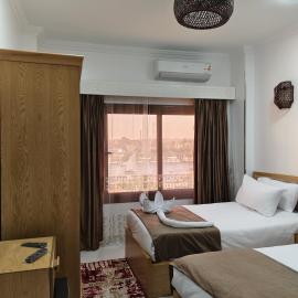 JJ Guesthouse, hotel u gradu Asuan