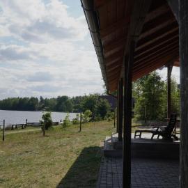 Domek z widokiem na jezioro