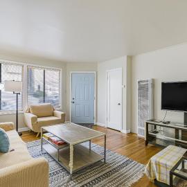3 Bedroom 2 Bathroom House, Walkable to BART, Free Parking, Views – hotel w mieście Daly City