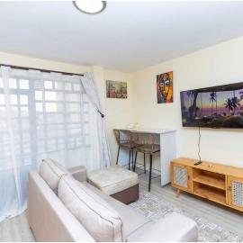 Polea Hapa tu, hotel in Ngong