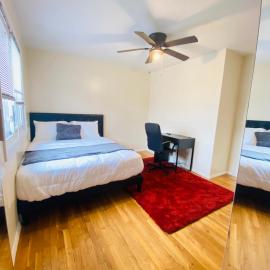 1 bedroom terrace view with shared bathroom #4, hotel in Laurel