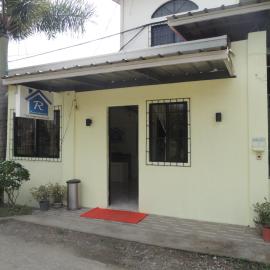 Royale Hometel, hotel v destinaci Iloilo City