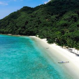 Selayar Pearl Beach Cottage, hotel di Barangbarang
