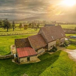 East Barn- Luxury Countryside Home