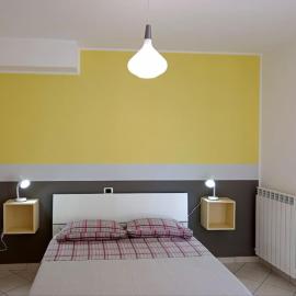 Luminoso bilocale a due passi dal centro storico, hotel v destinácii Teramo