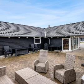 Pet Friendly Home In Løkken With Sauna, hotel in Løkken