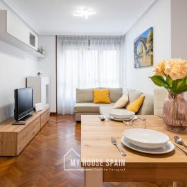 MyHouseSpain - Amplio apartamento en el centro de Oviedo, hotel a Oviedo