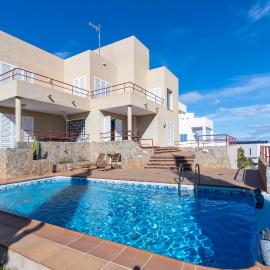 Villa Super Lujo Mojacar -6 hab - piscina - vistas al mar, хотел в Мохакар