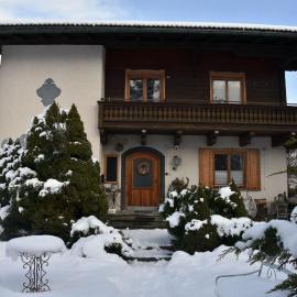4 Elements Appartmenthaus Monarda、フラッハウのホテル