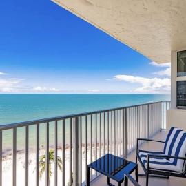 Estero Beach & Tennis 804- C by Sun Palace Vacations, Hotel in Fort Myers Beach