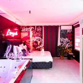 L'escapade - Jacuzzi & Sauna privés By SweetDreams