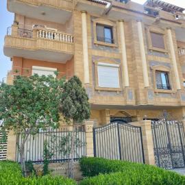 New Cairo 3BR Villa Garden & Prime Location By Best of Bedz