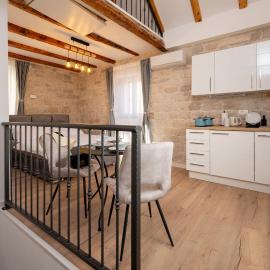 Apartment Villa IV