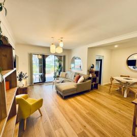 Lakeview 162, hotel a Grange
