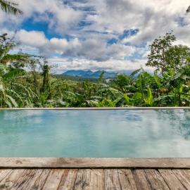 Kalikasan Glamping Resort near Manila with Overlooking Pool and Starlink, hotell sihtkohas Calauan