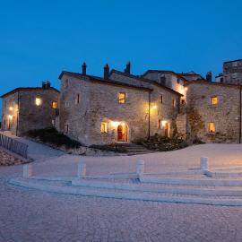 Borgotufi Albergo Diffuso，Castel del Giudice的飯店