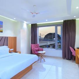 HOTEL SHANDON-2 Mins From Connaught Place