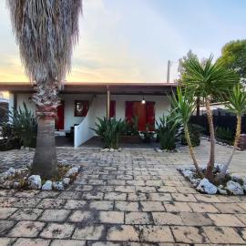 Villa Pizzomunno a Vieste con accesso diretto alla Spiaggia di Pizzomunno, khách sạn ở Vieste