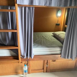 NOMAD HOSTEL KRABI AND TRAVEl, hotel in Ban Khlong Chi Lat