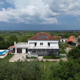 Viesnīca Vila Maslina pilsētā Prkos