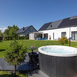 Przystań Baltic - Holiday Luxury House Sauna & Jacuzzi、Zastańのホテル